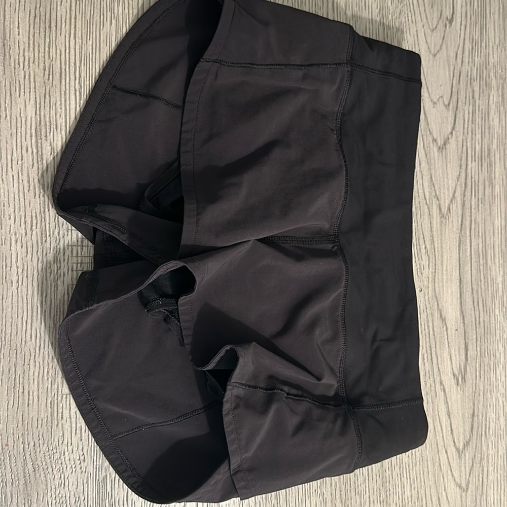 Lululemon Speed-Up Low Rise Shorts 2.5